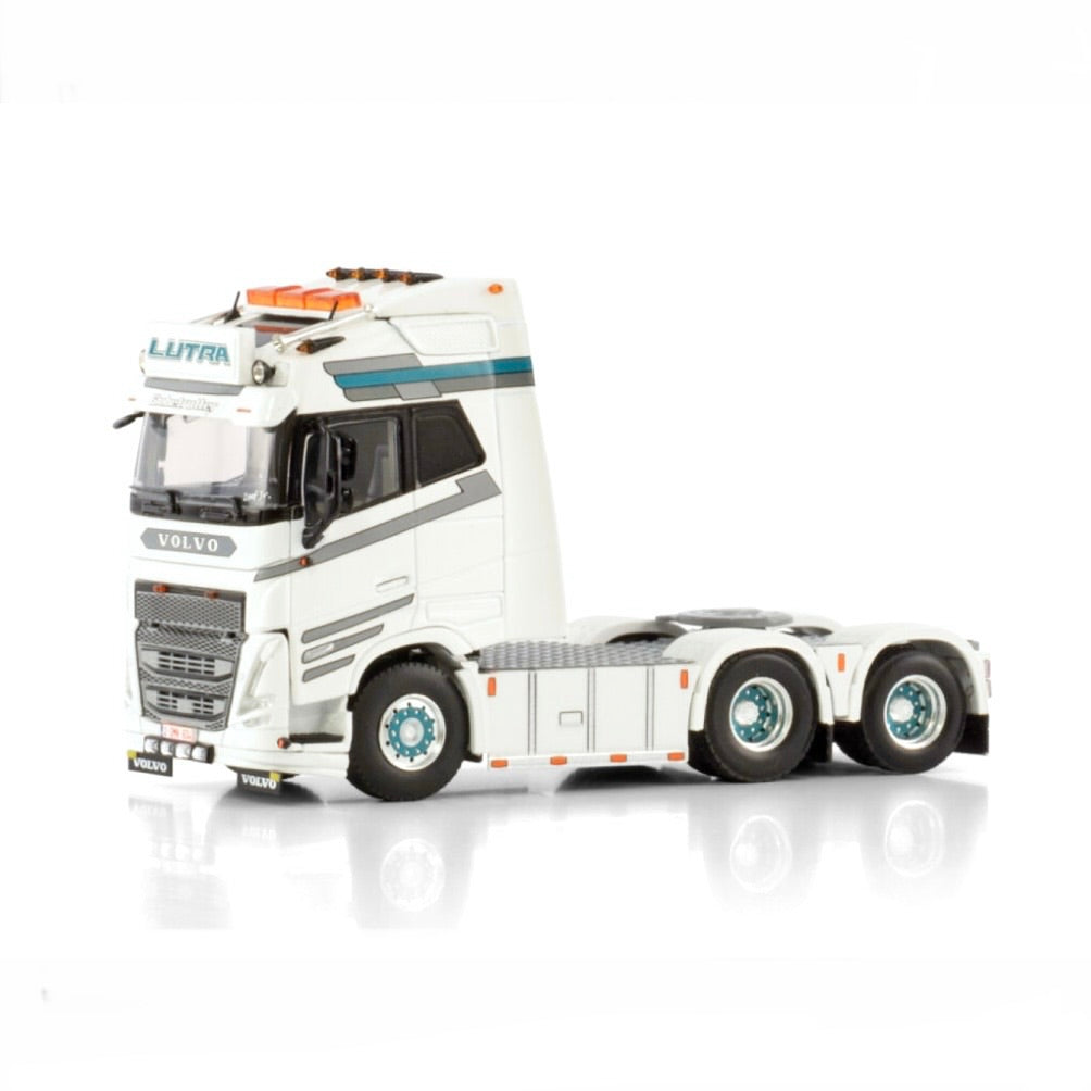 WSI Lutra Volvo FH5 Globetrotter 6x2 Tag Axle